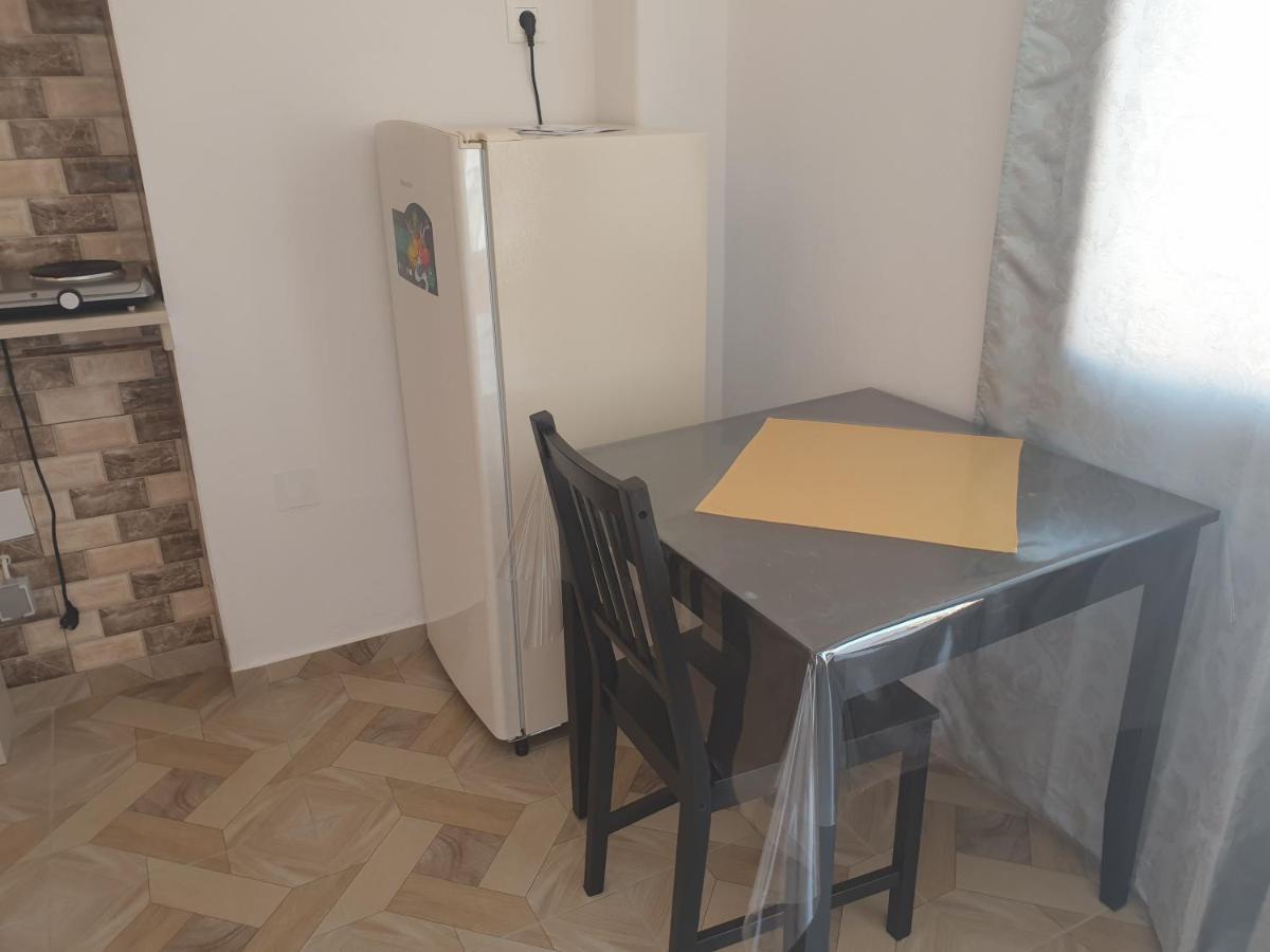 Lovely One-bedroom Flat In Apartmán